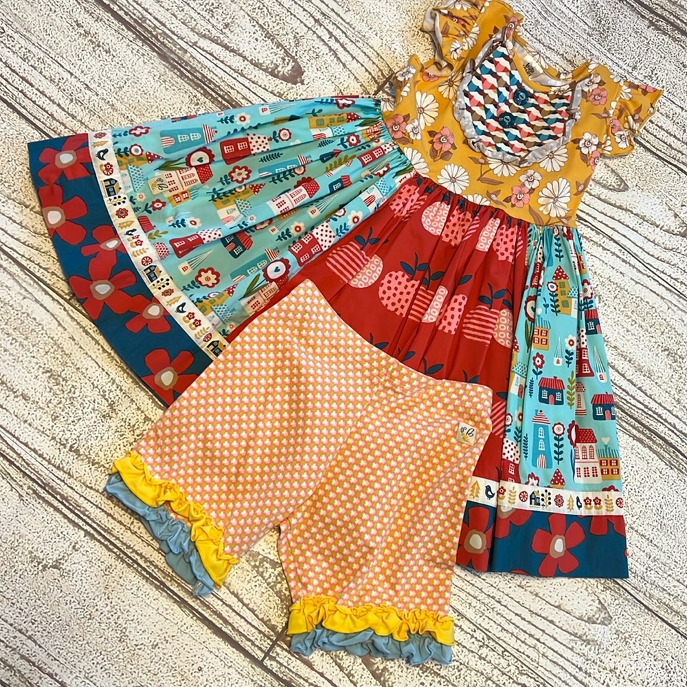NWOT Wildflowers boutique outfit. Top size 6. Shorts size 8